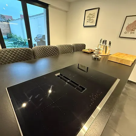 Full House, Jacuzzi, Netflix, 8 Pers, Free Parking 10' Colmar Ferienhaus *