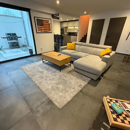 Full House, Jacuzzi, Netflix, 8 Pers, Free Parking 10' Colmar Dom wakacyjny